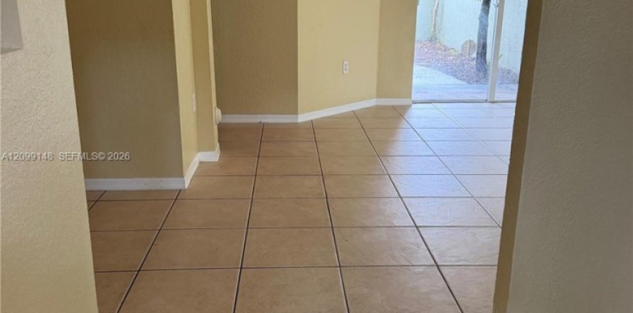 Townhouse in Homestead, Florida 3 bedrooms, 155.15 sq.m. № 2399694