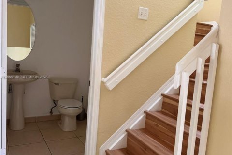 Townhouse in Homestead, Florida 3 bedrooms, 155.15 sq.m. № 2399694 - photo 5