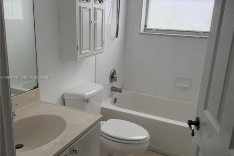 Townhouse in Homestead, Florida 3 bedrooms, 155.15 sq.m. № 2399694 - photo 12