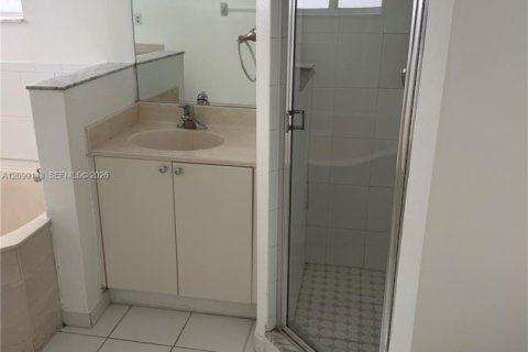 Townhouse in Homestead, Florida 3 bedrooms, 155.15 sq.m. № 2399694 - photo 16
