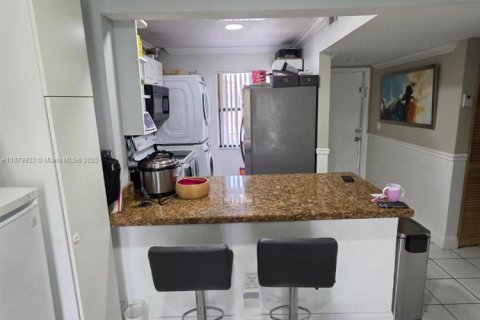 Copropriété à vendre à Miami, Floride: 2 chambres, 71.35 m2 № 1921826 - photo 10