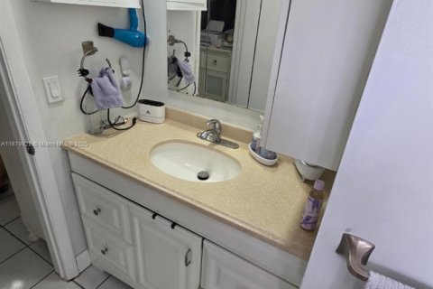 Copropriété à vendre à Miami, Floride: 2 chambres, 71.35 m2 № 1921826 - photo 24
