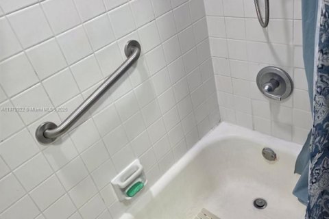 Copropriété à vendre à Miami, Floride: 2 chambres, 71.35 m2 № 1921826 - photo 28