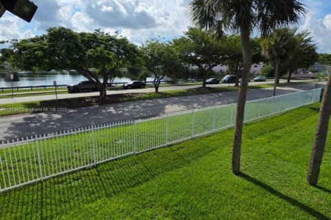 Copropriété à vendre à Miami, Floride: 2 chambres, 71.35 m2 № 1921826 - photo 5