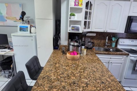 Copropriété à vendre à Miami, Floride: 2 chambres, 71.35 m2 № 1921826 - photo 9
