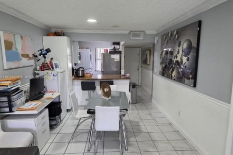 Copropriété à vendre à Miami, Floride: 2 chambres, 71.35 m2 № 1921826 - photo 15