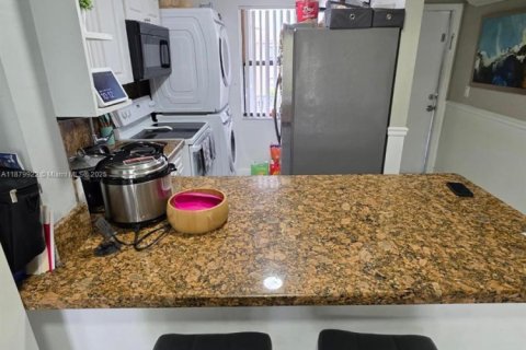 Copropriété à vendre à Miami, Floride: 2 chambres, 71.35 m2 № 1921826 - photo 11