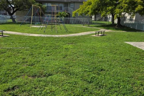 Copropriété à vendre à Miami, Floride: 2 chambres, 71.35 m2 № 1921826 - photo 3