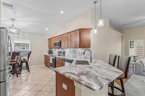 Casa en venta en Lakeland, Florida, 4 dormitorios, 183.02 m2 № 2197349 - foto 3