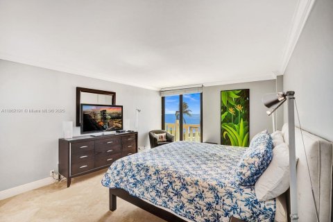 Condo in Key Biscayne, Florida, 2 bedrooms  № 1889789 - photo 21