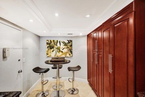 Condo in Key Biscayne, Florida, 2 bedrooms  № 1889789 - photo 20