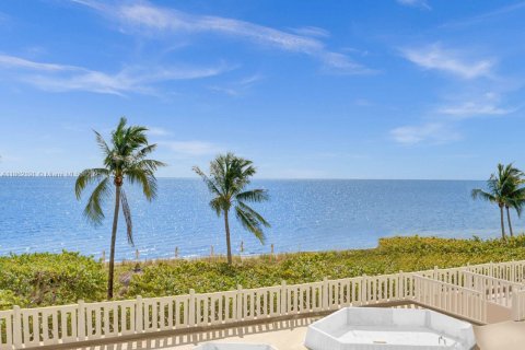 Condo in Key Biscayne, Florida, 2 bedrooms  № 1889789 - photo 1