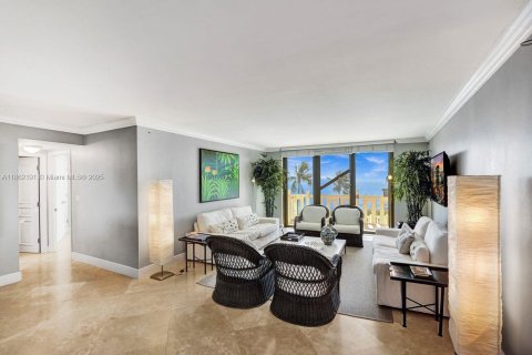 Condo in Key Biscayne, Florida, 2 bedrooms  № 1889789 - photo 7