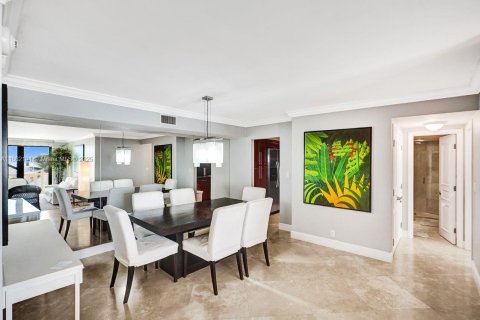 Condo in Key Biscayne, Florida, 2 bedrooms  № 1889789 - photo 14