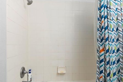 Купить кондоминиум в Овьедо, Флорида 7 комнат, 109.62м2, № 1795923 - фото 26