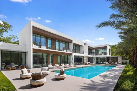 House in Pinecrest, Florida 7 bedrooms, 750.37 sq.m. № 2323434