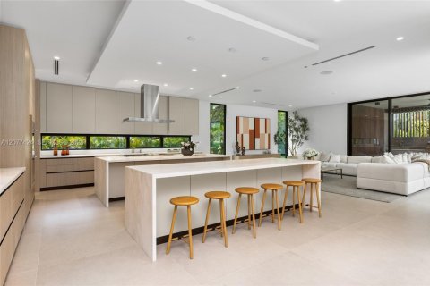 Villa ou maison à vendre à Pinecrest, Floride: 7 chambres, 750.37 m2 № 2323434 - photo 11