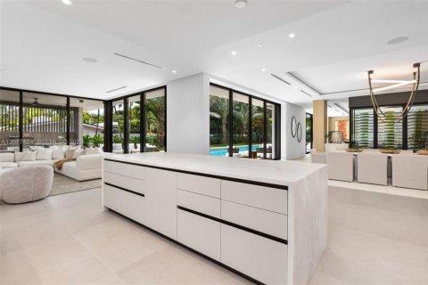 Villa ou maison à vendre à Pinecrest, Floride: 7 chambres, 750.37 m2 № 2323434 - photo 12