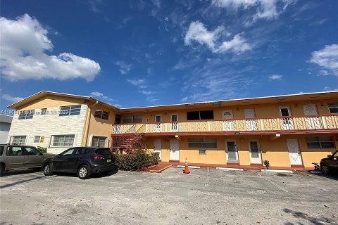 Studio in the Condo in Miami, Florida  № 2036902