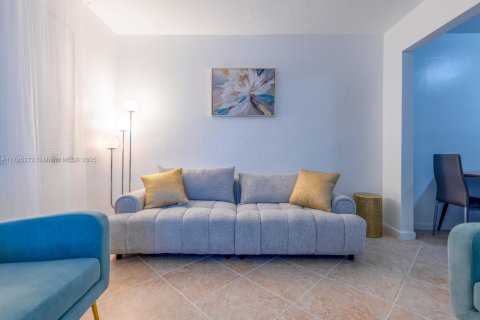 Immobilier commercial à vendre à Miami, Floride № 1959272 - photo 17