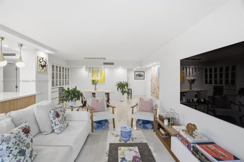 Купить кондоминиум в Майами-Бич, Флорида 2 спальни, 152.82м2, № 1966077 - фото 7