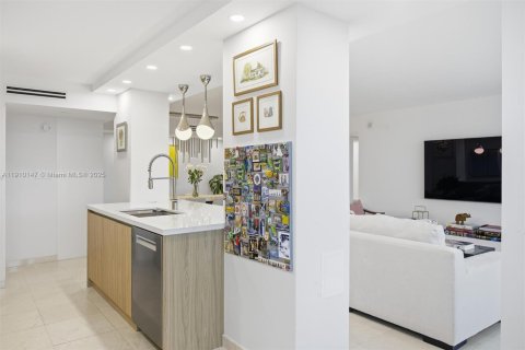 Купить кондоминиум в Майами-Бич, Флорида 2 спальни, 152.82м2, № 1966077 - фото 10