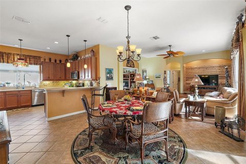 House in Leesburg, Florida 2 bedrooms, 222.97 sq.m. № 1435877 - photo 11