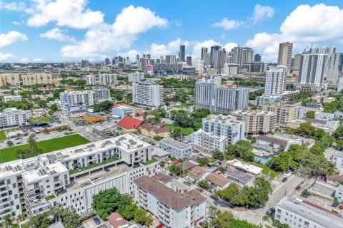 Casa en venta en Miami, Florida, 3 dormitorios, 145.67 m2 № 1921329 - foto 14