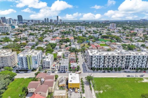 Casa en venta en Miami, Florida, 3 dormitorios, 145.67 m2 № 1921329 - foto 3