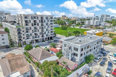 Casa en venta en Miami, Florida, 3 dormitorios, 145.67 m2 № 1921329 - foto 9