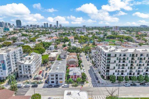 Casa en venta en Miami, Florida, 3 dormitorios, 145.67 m2 № 1921329 - foto 7