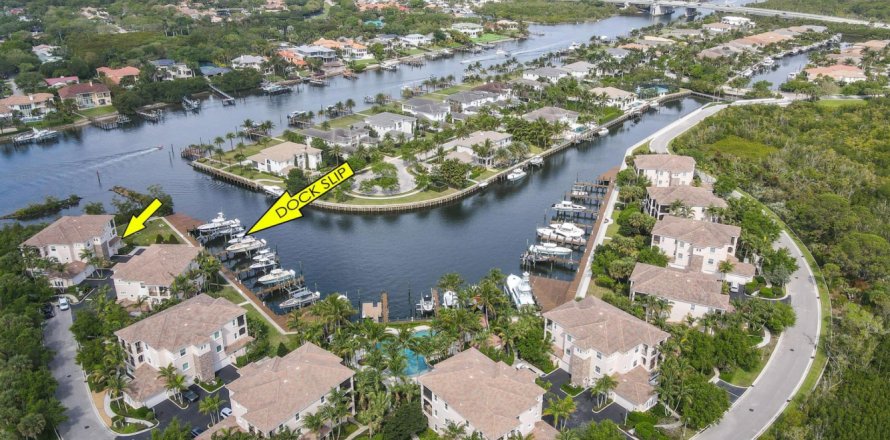 Condo in North Palm Beach, Florida, 3 bedrooms № 1073646