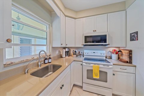 House in Sarasota, Florida 2 bedrooms, 107.3 sq.m. № 1529999 - photo 6