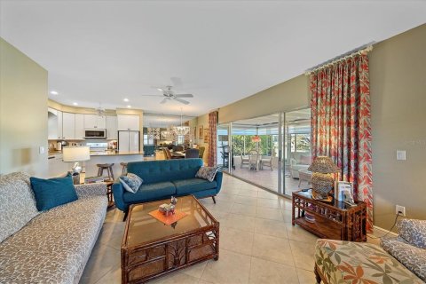 House in Sarasota, Florida 2 bedrooms, 107.3 sq.m. № 1529999 - photo 9