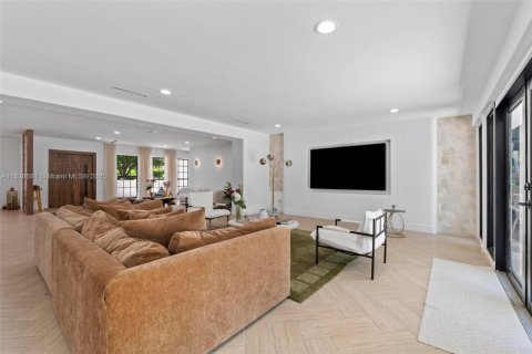 House in Palmetto Bay, Florida 4 bedrooms, 285.49 sq.m. № 1806456 - photo 13