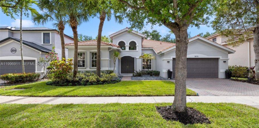 Casa en Weston, Florida 4 dormitorios, 280.1 m2 № 2066106