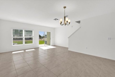 Townhouse in Lake Wales, Florida 3 bedrooms, 144.65 sq.m. № 1557372 - photo 5
