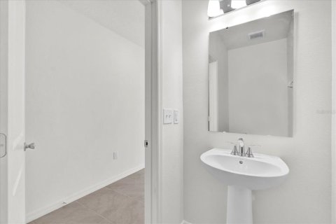 Townhouse in Lake Wales, Florida 3 bedrooms, 144.65 sq.m. № 1557372 - photo 6