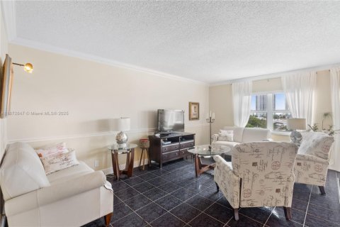 Condo in Hallandale Beach, Florida, 1 bedroom  № 1922606 - photo 5