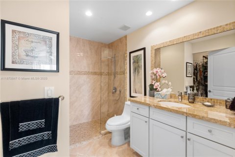 Condo in Hallandale Beach, Florida, 1 bedroom  № 1922606 - photo 16