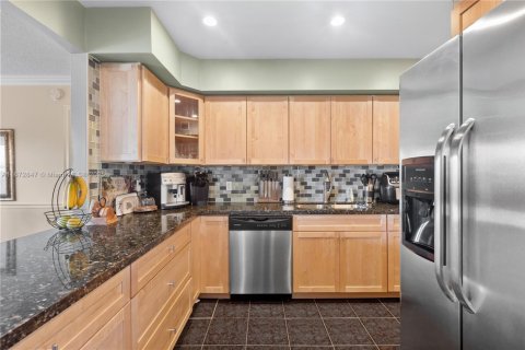 Condo in Hallandale Beach, Florida, 1 bedroom  № 1922606 - photo 8