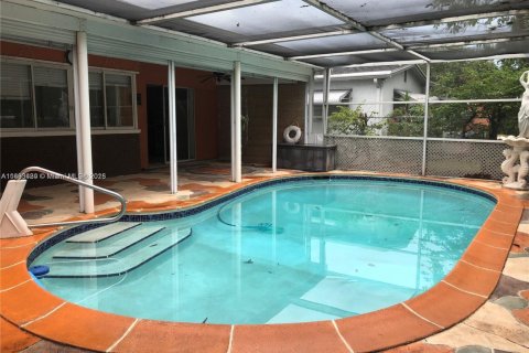 House in Miramar, Florida 4 bedrooms, 149.67 sq.m. № 1945499 - photo 21