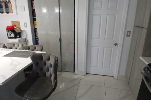 House in Miramar, Florida 4 bedrooms, 149.67 sq.m. № 1945499 - photo 4