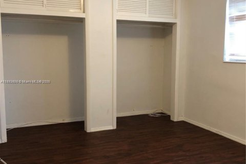 House in Miramar, Florida 4 bedrooms, 149.67 sq.m. № 1945499 - photo 23