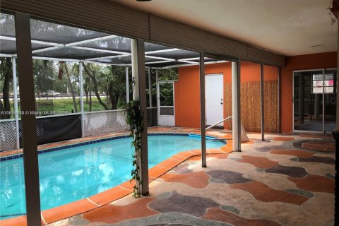 House in Miramar, Florida 4 bedrooms, 149.67 sq.m. № 1945499 - photo 19