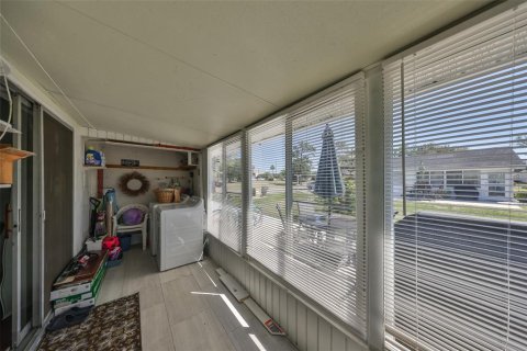 Condo in Sun City Center, Florida, 1 bedroom  № 1609611 - photo 27