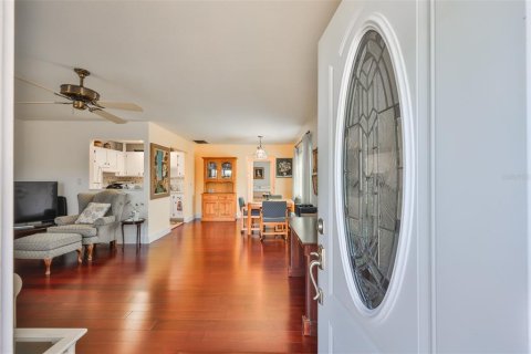 Condo in Sun City Center, Florida, 1 bedroom  № 1609611 - photo 6
