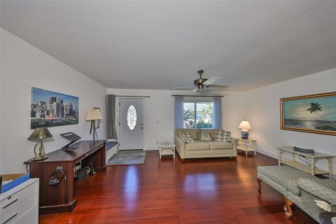 Condo in Sun City Center, Florida, 1 bedroom  № 1609611 - photo 8