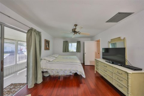 Condo in Sun City Center, Florida, 1 bedroom  № 1609611 - photo 22