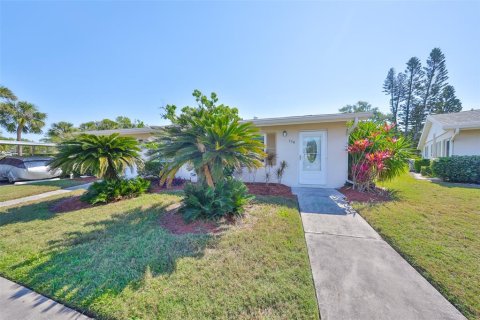 Condo in Sun City Center, Florida, 1 bedroom  № 1609611 - photo 1